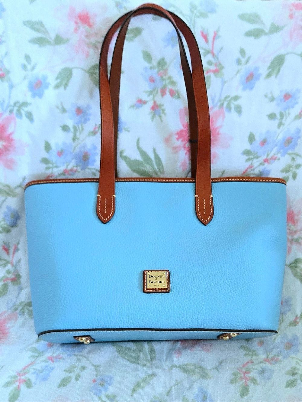 Dooney & Bourke Shoulder Tote   - NWT